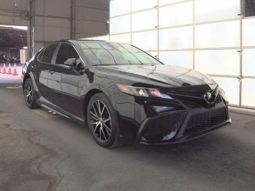 Midnight Black Metallic 2022 Toyota Camry SE