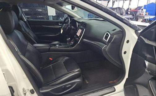 Pearl White Tricoat 2022 Nissan Maxima SV Xtronic CVT
