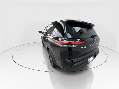 2022 Nissan Pathfinder S 2WD