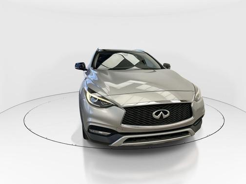 2018 INFINITI QX30 Premium