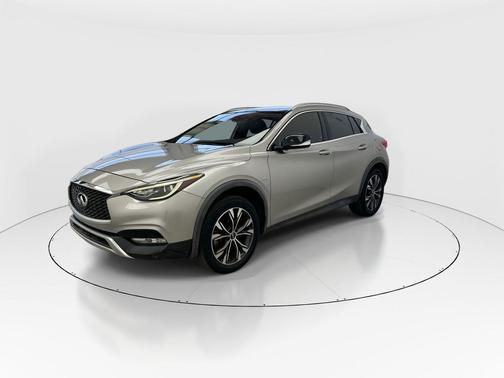 2018 INFINITI QX30 Premium