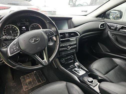 2018 INFINITI QX30 Premium