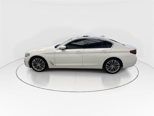 2021 BMW 530 530i