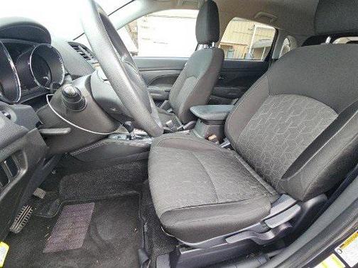2023 Mitsubishi Outlander Sport SE