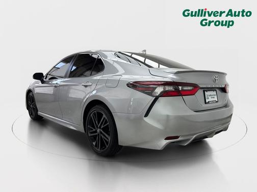 Celestial Silver Metallic 2022 Toyota Camry SE
