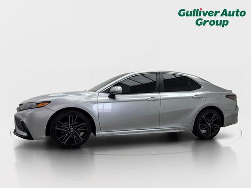 Celestial Silver Metallic 2022 Toyota Camry SE