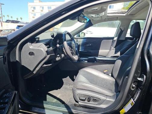 2022 Lexus ES 300h Base