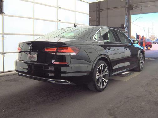 2021 Volkswagen Passat 2.0T SE