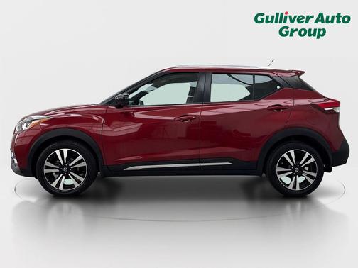 Cayenne Red 2018 Nissan Kicks SR