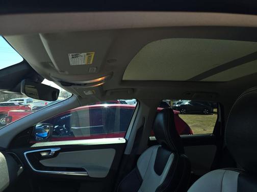 2017 Volvo XC60 T6 Dynamic