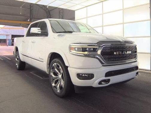 Ivory White Tri-Coat Pearlcoat 2021 RAM 1500 Limited
