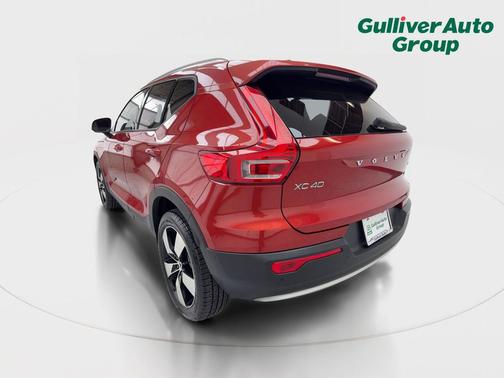 2019 Volvo XC40 T4 Momentum
