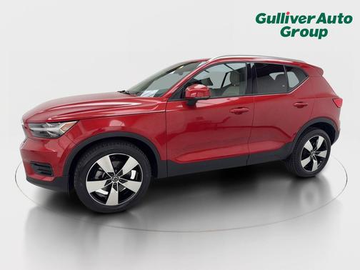 2019 Volvo XC40 T4 Momentum
