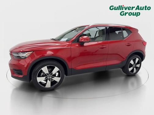 2019 Volvo XC40 T4 Momentum