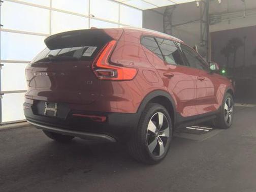 2019 Volvo XC40 T4 Momentum