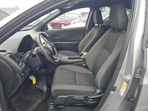 Lunar Silver Metallic 2022 Honda HR-V AWD Sport