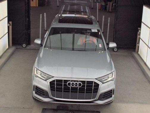 2021 Audi Q7 45 Premium Plus