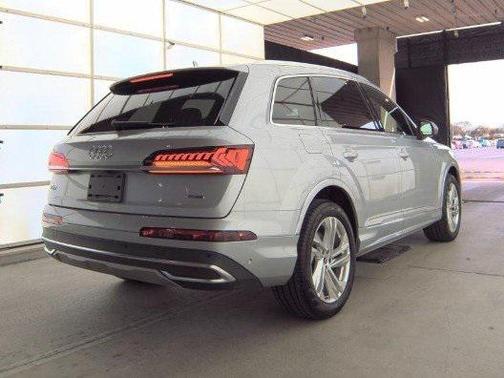 2021 Audi Q7 45 Premium Plus