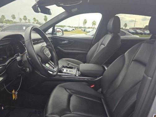 2021 Audi Q7 45 Premium Plus