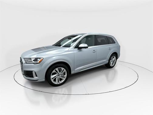 2021 Audi Q7 45 Premium Plus