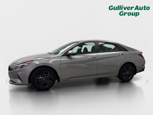 Fluid Metal 2022 Hyundai ELANTRA SEL