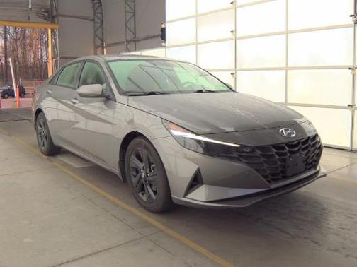 Fluid Metal 2022 Hyundai ELANTRA SEL