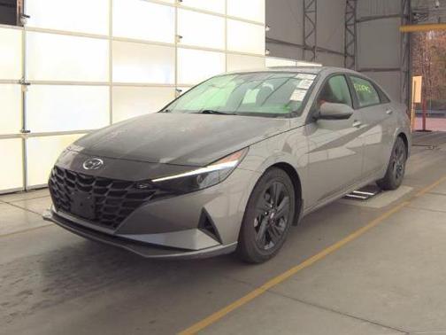 Fluid Metal 2022 Hyundai ELANTRA SEL