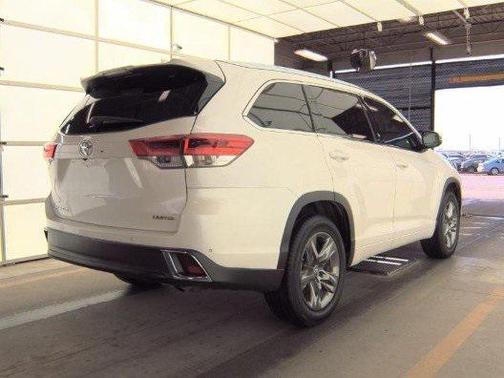 2017 Toyota Highlander Limited Platinum