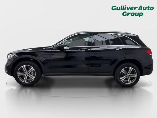 Obsidian Black 2022 Mercedes-Benz GLC 300 4MATIC