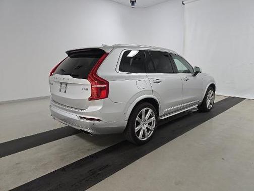 Bright Silver Metallic 2017 Volvo XC90 T6 Inscription