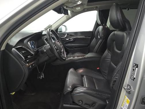 Bright Silver Metallic 2017 Volvo XC90 T6 Inscription