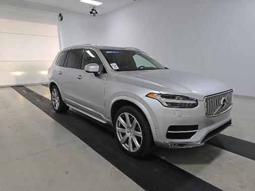 Bright Silver Metallic 2017 Volvo XC90 T6 Inscription