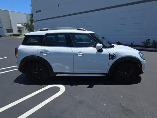 Light White 2020 MINI Countryman Cooper S