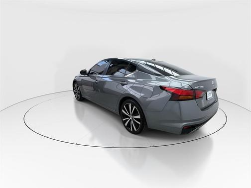 2021 Nissan Altima SR FWD
