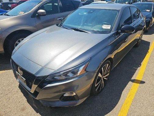 2021 Nissan Altima SR FWD