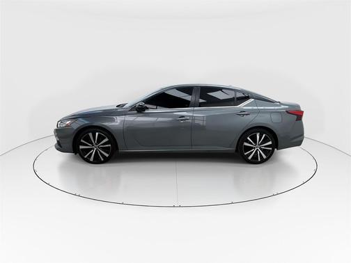 2021 Nissan Altima SR FWD