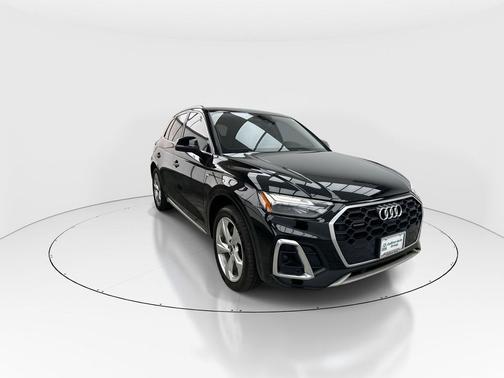 2022 Audi Q5 45 S line Premium Plus