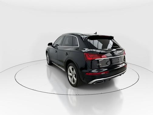 2022 Audi Q5 45 S line Premium Plus