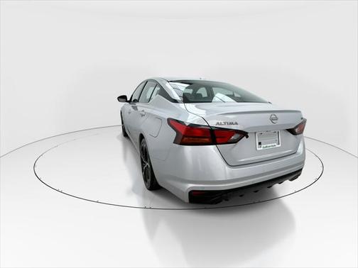 2023 Nissan Altima SR FWD