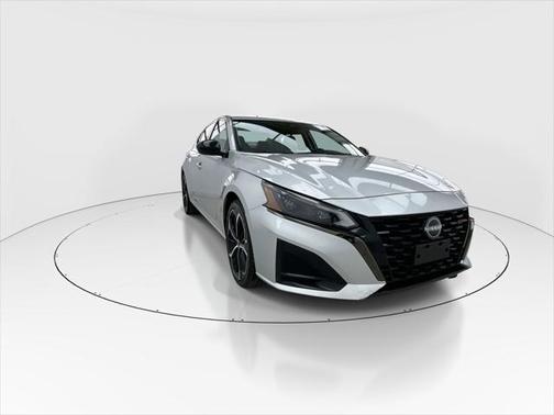 2023 Nissan Altima SR FWD