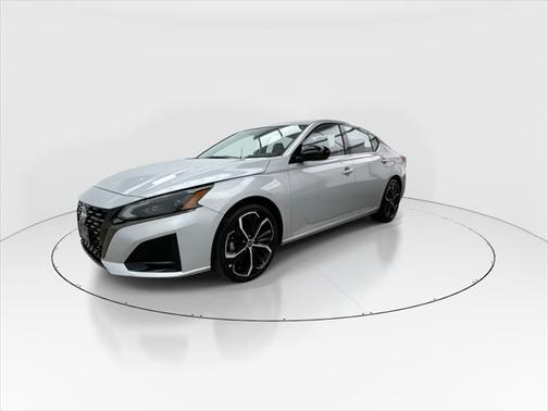 2023 Nissan Altima SR FWD