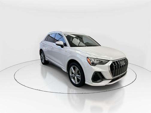 2021 Audi Q3 45 S line Premium