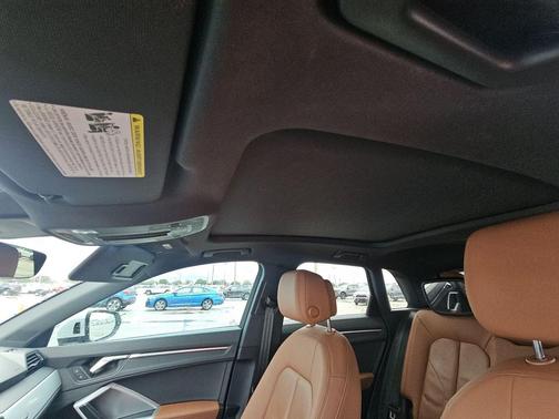 2021 Audi Q3 45 S line Premium