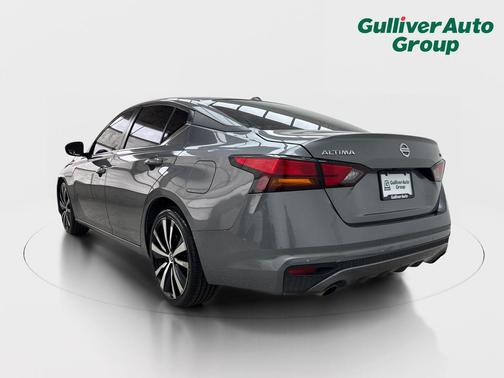 Gun Metallic 2022 Nissan Altima SR FWD