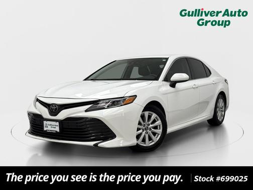 Wind Chill Pearl/Midnight Black Metallic 2019 Toyota Camry LE
