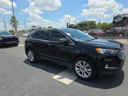 Agate Black Metallic 2022 Ford Edge Titanium