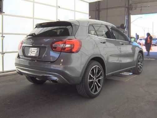 2017 Mercedes-Benz GLA 250 Base