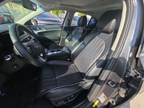 2021 Genesis G70 2.0T RWD