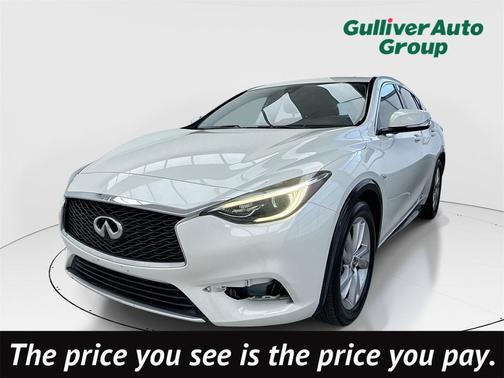 2017 INFINITI QX30 Luxury