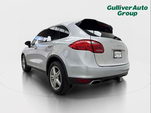 Classic Silver Metallic 2014 Porsche Cayenne Cayenne